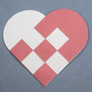 Kostenlose Bastelbogen und Origami zum Ausdrucken - Gewebtes Herz | Brother Creative Center