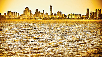 Skyline en rivier, Bombay