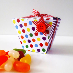 Boîtes surprises multicolores
