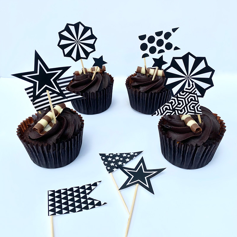 Kostenlos druckbare Partydekorationen - Schwarz-Weiß-Geburtstag Cupcake Topper | Brother Creative Center